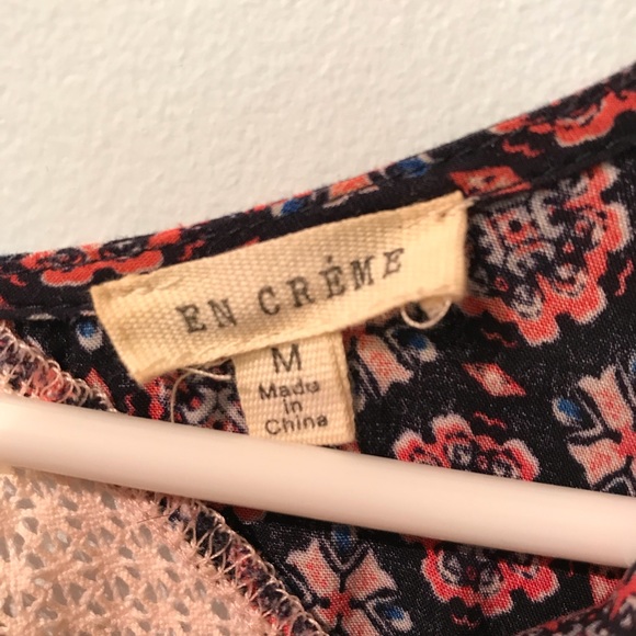 En Cremé print dress with pockets! - Picture 3 of 4